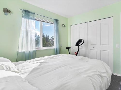 5-620 Helanton Rd, Quadra Island, BC - Indoor Photo Showing Bedroom