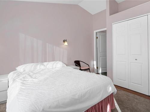 5-620 Helanton Rd, Quadra Island, BC - Indoor Photo Showing Bedroom