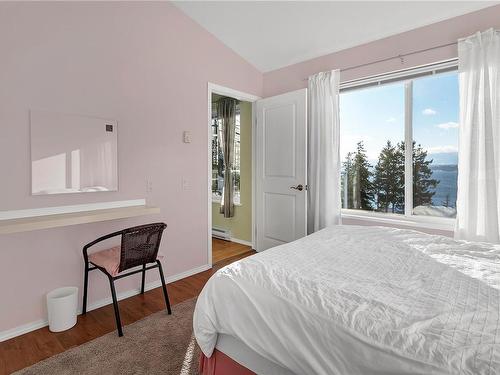 5-620 Helanton Rd, Quadra Island, BC - Indoor Photo Showing Bedroom