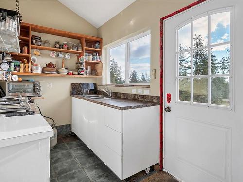 5-620 Helanton Rd, Quadra Island, BC - Indoor