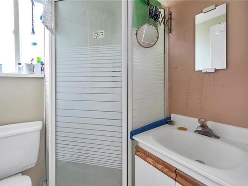 5-620 Helanton Rd, Quadra Island, BC - Indoor Photo Showing Bathroom