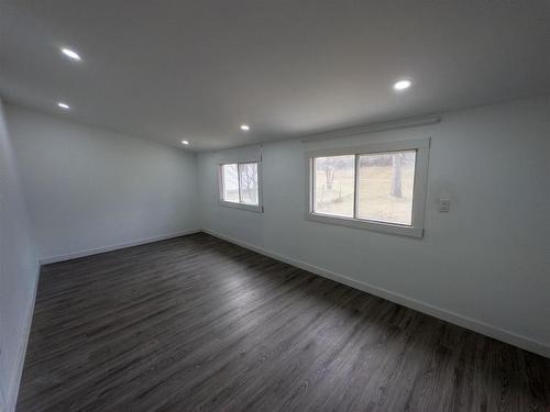 1109 Valley Drive, Kenora, ON - Indoor Photo Showing Bedroom