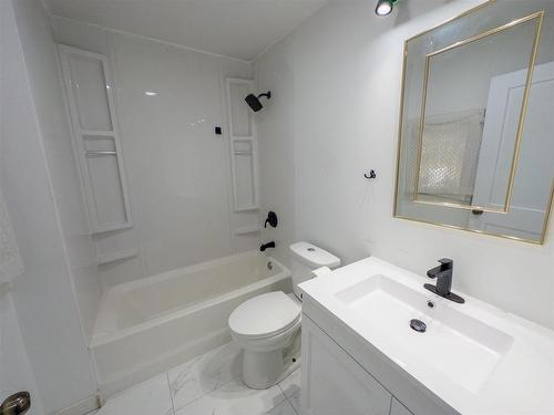 1109 Valley Drive, Kenora, ON - Indoor Photo Showing Bathroom