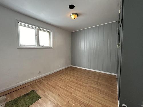 220 Second Street, Rainy River, ON - Indoor Photo Showing Other Room