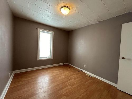 220 Second Street, Rainy River, ON - Indoor Photo Showing Other Room