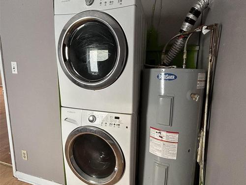 220 Second Street, Rainy River, ON - Indoor Photo Showing Laundry Room