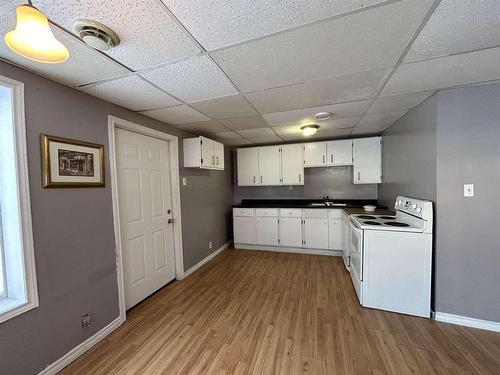 220 Second Street, Rainy River, ON - Indoor Photo Showing Kitchen
