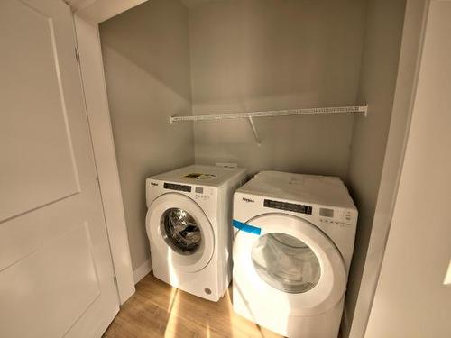 33-130 Colebrook Rd, Kamloops, BC - Indoor Photo Showing Laundry Room