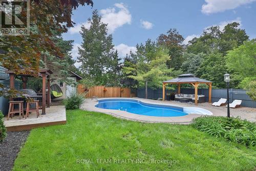 2 Gleave Crt, Aurora, ON - Outdoor With In Ground Pool With Deck Patio Veranda With Backyard