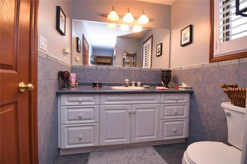 85 Unity Side Road, Caledonia, ON - Indoor Photo Showing Bathroom