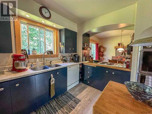 380107 Stoney Lonesome Rd, Charlton, ON - Indoor Photo Showing Kitchen With Double Sink