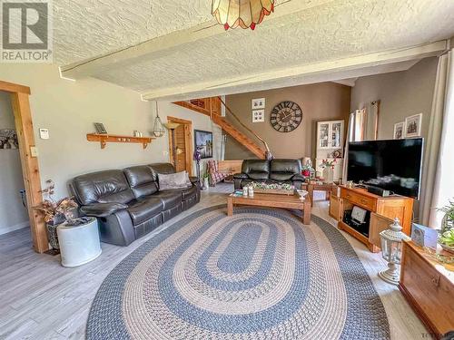 380107 Stoney Lonesome Rd, Charlton, ON - Indoor Photo Showing Living Room