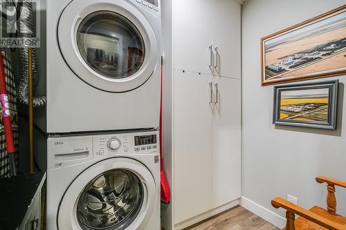 1883 Water Street Unit# 402, Kelowna, BC - Indoor Photo Showing Laundry Room