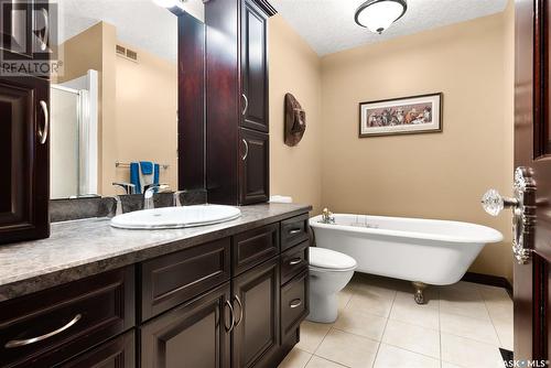 2830 Regina Avenue, Regina, SK - Indoor Photo Showing Bathroom
