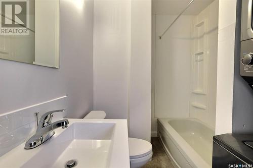 4730 8Th Avenue, Regina, SK - Indoor Photo Showing Bathroom