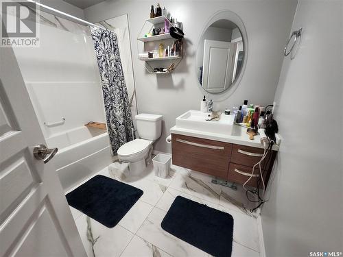 122 225 Maningas Bend, Saskatoon, SK - Indoor Photo Showing Bathroom