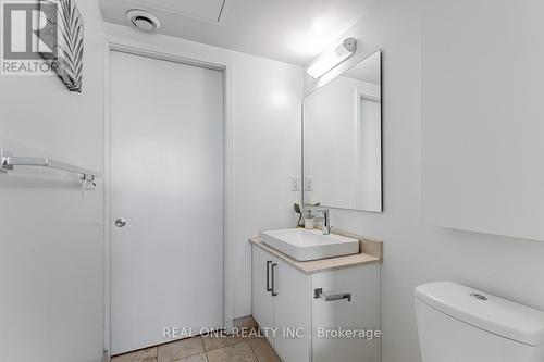 4710 - 12 York Street, Toronto, ON - Indoor Photo Showing Bathroom