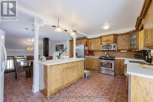 33 Maplewood Dr, Amaranth, ON - Indoor Photo Showing Kitchen With Double Sink