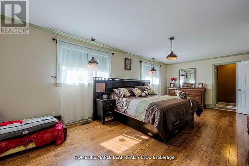 33 Maplewood Dr, Amaranth, ON - Indoor Photo Showing Bedroom