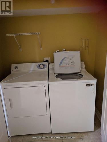 33 Maplewood Dr, Amaranth, ON - Indoor Photo Showing Laundry Room