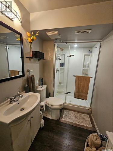 123 Burke Crescent, Swift Current, SK - Indoor Photo Showing Bathroom