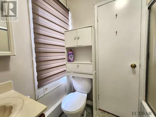 44 Main St, Kirkland Lake, ON - Indoor Photo Showing Bathroom