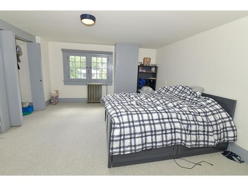 306 Silica Street, Nelson, BC - Indoor Photo Showing Bedroom