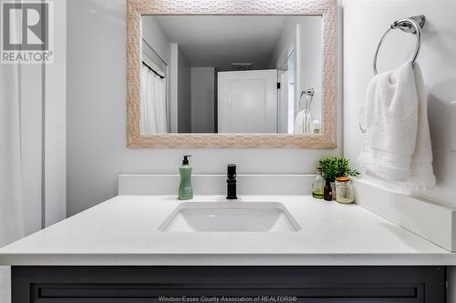 46 Olive Drive, Leamington, ON - Indoor Photo Showing Bathroom