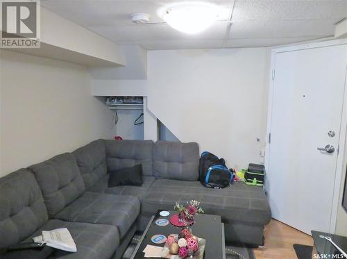 526 4Th Avenue N, Saskatoon, SK - Indoor Photo Showing Living Room