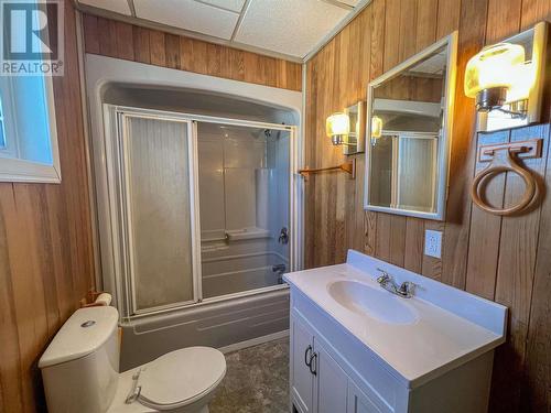 146 Main St, Iroquois Falls, ON - Indoor Photo Showing Bathroom