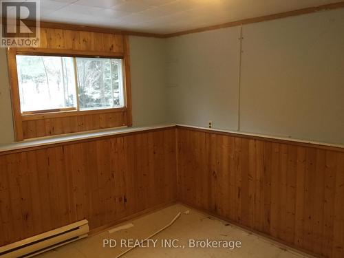 21 Riverview Dr, Huron Shores, ON - Indoor Photo Showing Other Room