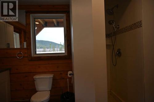 7988 China Valley Road, Falkland, BC - Indoor Photo Showing Bathroom