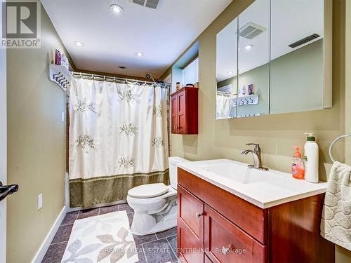 2518 Stillmeadow Rd, Mississauga, ON - Indoor Photo Showing Bathroom