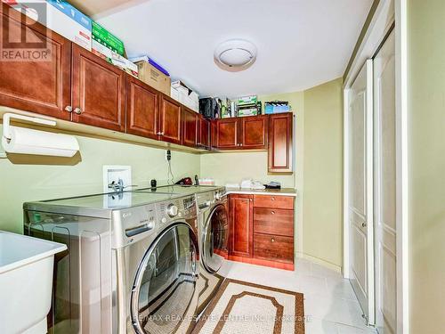 2518 Stillmeadow Rd, Mississauga, ON - Indoor Photo Showing Laundry Room