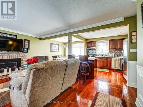 2518 Stillmeadow Rd, Mississauga, ON - Indoor With Fireplace
