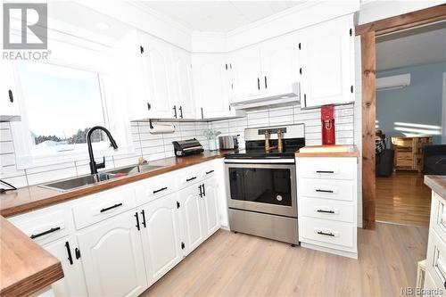 28 Rue Des Chasseurs, Le Goulet, NB - Indoor Photo Showing Kitchen With Double Sink With Upgraded Kitchen