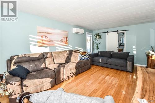 28 Rue Des Chasseurs, Le Goulet, NB - Indoor Photo Showing Living Room