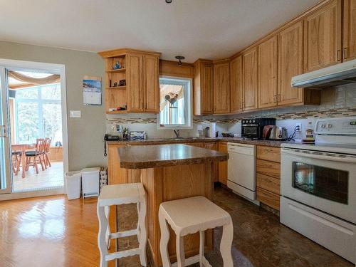 Cuisine - 684Z 8E Rang, Saint-Théodore-D'Acton, QC - Indoor Photo Showing Kitchen