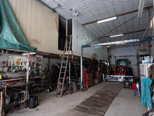 Garage - 684Z 8E Rang, Saint-Théodore-D'Acton, QC - Indoor Photo Showing Garage