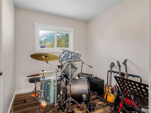 7965 Beaver Creek Rd, Port Alberni, BC - Indoor Photo Showing Other Room