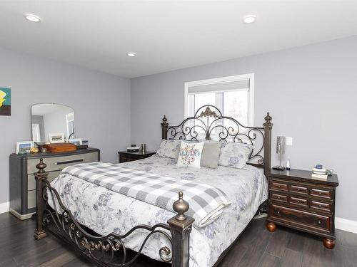 1109 Frederica Street W, Thunder Bay, ON - Indoor Photo Showing Bedroom