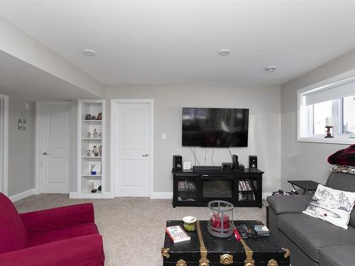 1109 Frederica Street W, Thunder Bay, ON - Indoor Photo Showing Living Room