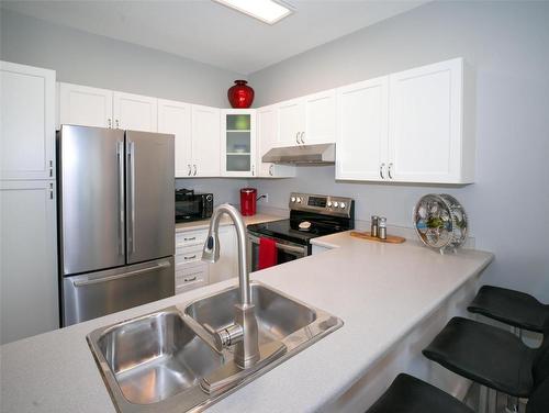 107-3805 30Th Avenue, Vernon, BC - Indoor Photo Showing Kitchen With Double Sink