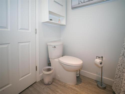 107-3805 30Th Avenue, Vernon, BC - Indoor Photo Showing Bathroom