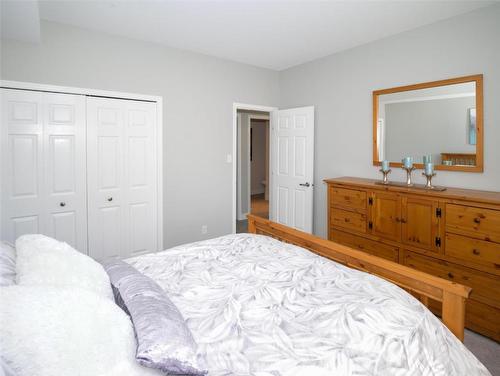 107-3805 30Th Avenue, Vernon, BC - Indoor Photo Showing Bedroom