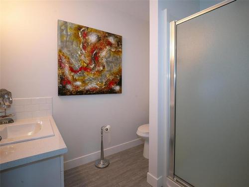 107-3805 30Th Avenue, Vernon, BC - Indoor Photo Showing Bathroom