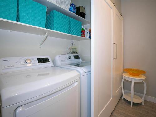 107-3805 30Th Avenue, Vernon, BC - Indoor Photo Showing Laundry Room