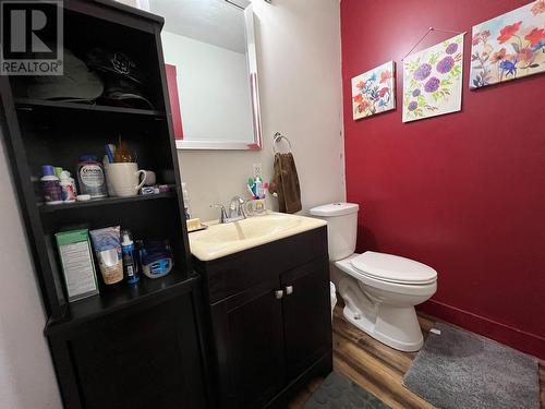 621 99 Avenue, Dawson Creek, BC - Indoor Photo Showing Bathroom
