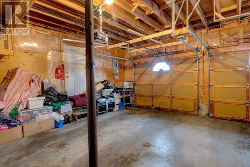 703 Westpoint Court, Kelowna, BC - Indoor Photo Showing Garage