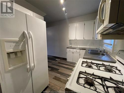 1006 Felix Avenue East, Windsor, ON - Indoor Photo Showing Kitchen With Double Sink